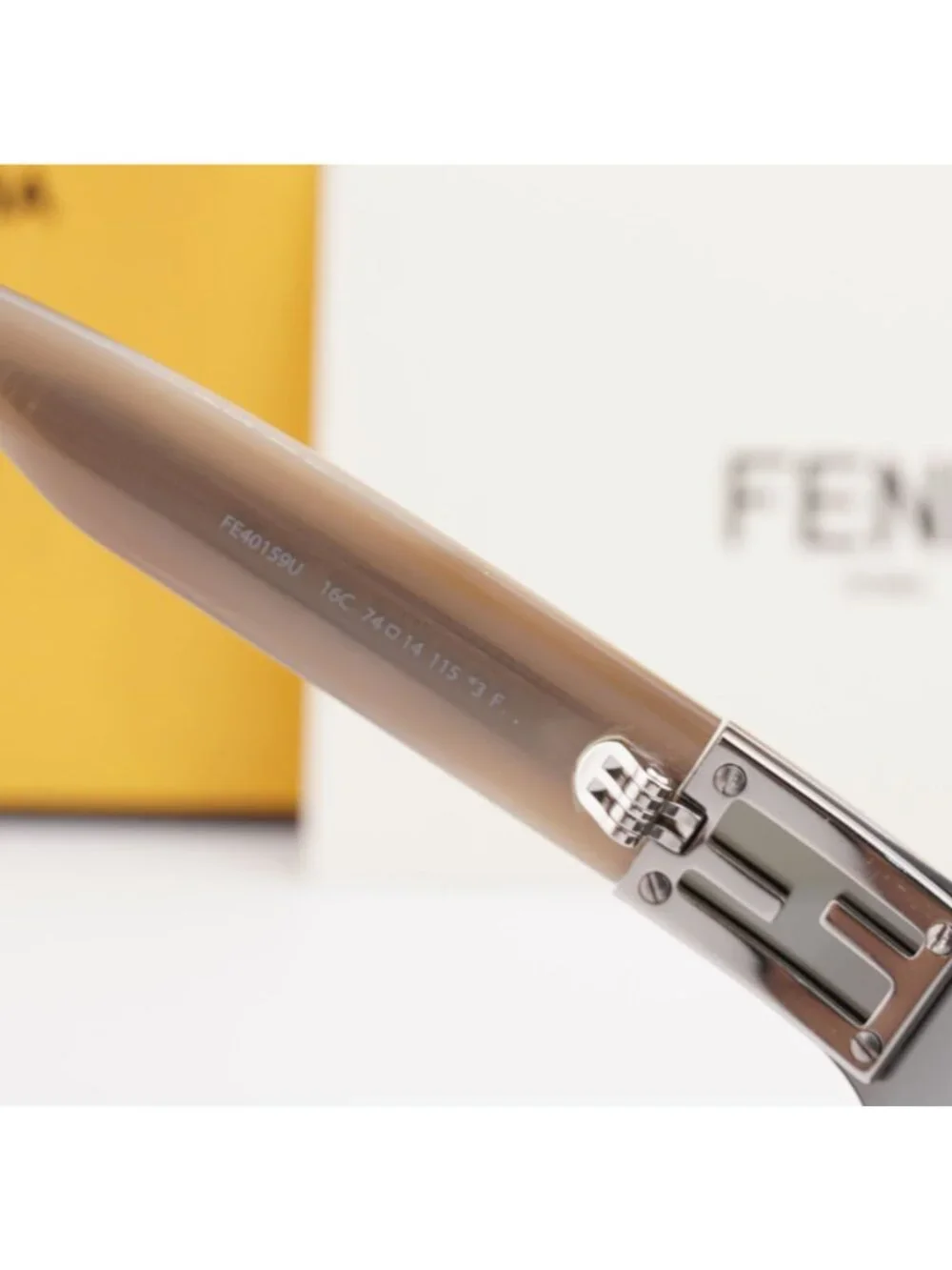 Fendi FE40159U 16C Rimless Geometric Sunglasses - Silver / Mirror